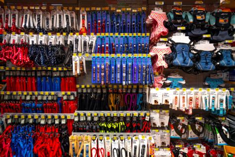 bunnings hardware pet supplies.